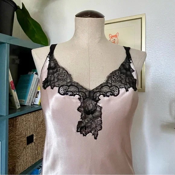 Oscar De La Renta Blush Pink Long Satin Slip Dress with Black Lace - Size XS - Picture 5 of 11